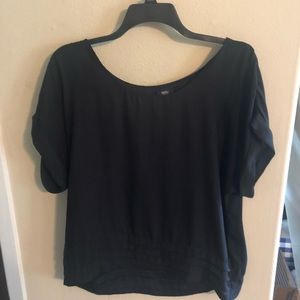 Black Shortsleeved Top